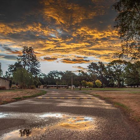 Spencer Beach Top 10 Holiday Park Christchurch Bagian luar foto