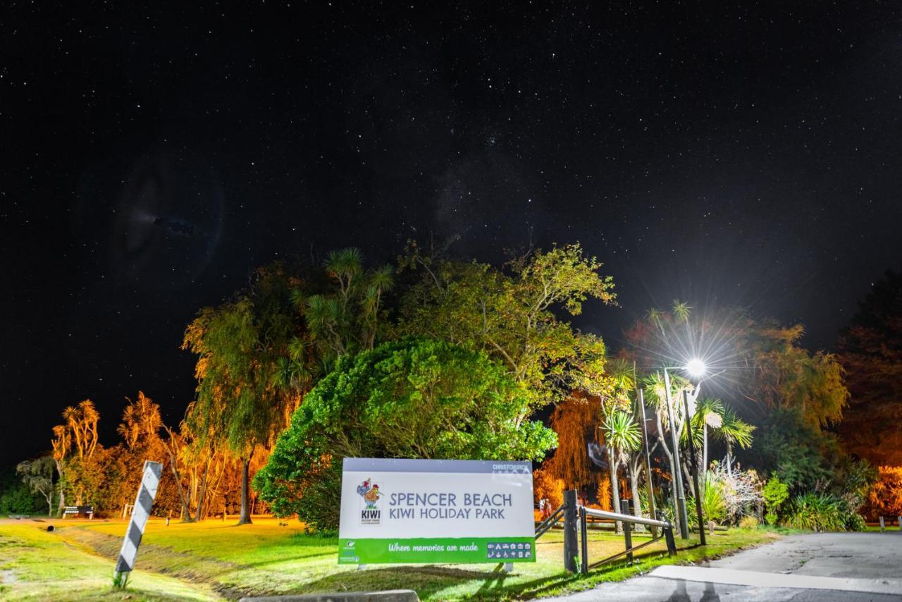 Spencer Beach Top 10 Holiday Park Christchurch Bagian luar foto